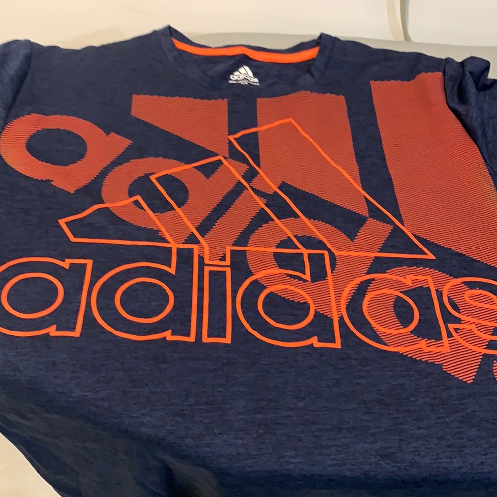 Tee shirt